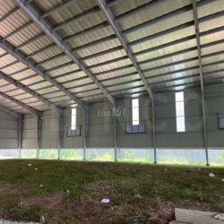 Kho xưởng 1.800 m² có PCCC tự động và điện 3 pha, lộ Container