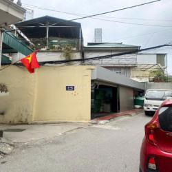 Căn hộ tập thể tầng 1 phố Mai Động