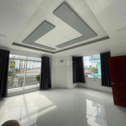 Phòng trong nhà nguyên căn 1368 Lê Văn Lương full nội thất