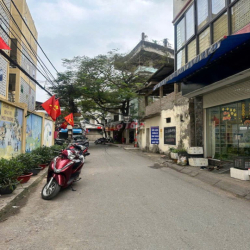 Căn hộ tập thể tầng 1 phố Mai Động