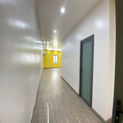 Văn phòng giờ tự do 24/7 120m2 giá 19 triệu/tháng mặt tiền Trường Sơn