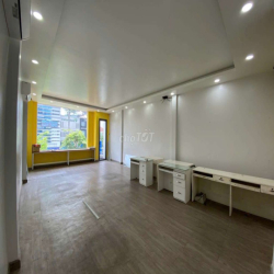 Văn phòng giờ tự do 24/7 120m2 giá 19 triệu/tháng mặt tiền Trường Sơn