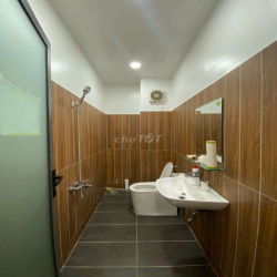 Văn phòng giờ tự do 24/7 120m2 giá 19 triệu/tháng mặt tiền Trường Sơn