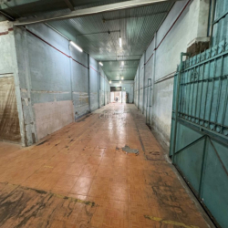 Nhà 2 mặt tiền, được phép cải tạo, rộng 250m2 - Ngay Hoàng Diệu 2