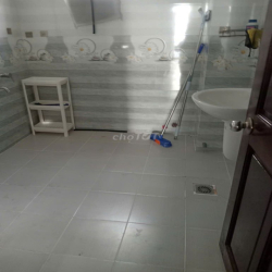 VĂN PHÒNG , LẦU 1  GIÁ TỐT