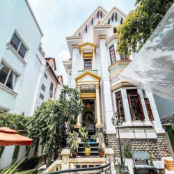 cho thuê biệt thự sân vườn hồ bơi