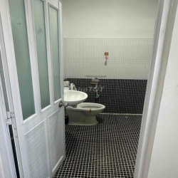 căn goc 2 mặt tiền hẻm 115 phạm hữu lầu 3PN3WC