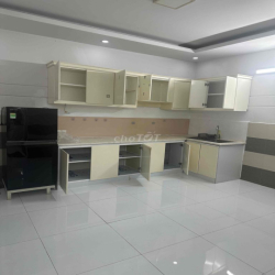 căn goc 2 mặt tiền hẻm 115 phạm hữu lầu 3PN3WC