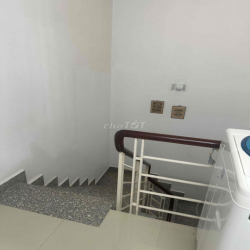 căn goc 2 mặt tiền hẻm 115 phạm hữu lầu 3PN3WC