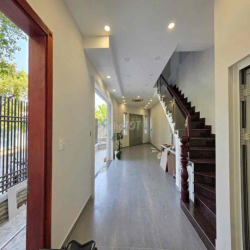 CHÍNH CHỦ CHO THUÊ - MB GÓC NGÃ 3 CỰC THOÁNG - NHÀ MỚI 100%