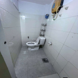 Nhà nguyên căn Quang Trung 4x6m đúc lững