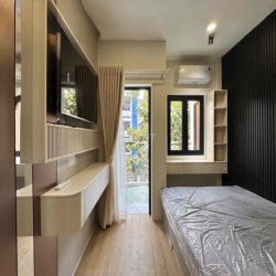 Căn Hộ Cho Thuê Ngay Trung Tâm Quận 1 Đường Trần Quang Khải Ban Công