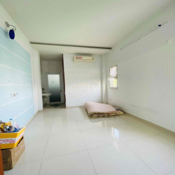 Cho thuê phòng nội thất cơ bản khu đồng bộ