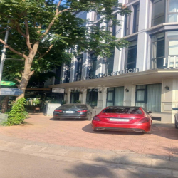Cho Thuê Phòng Trọ Ban Công Thoáng Mát, CCMN 7 Tầng , Q Long Biên.