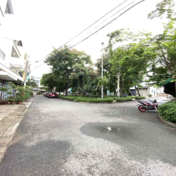 Cho thuê nhà 2 mặt tiền 8 x 36-4 tầng-70tr-khu Tân Hoá, Hoà Bình TPhú