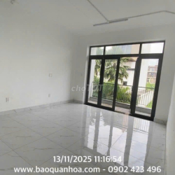 Văn phòng cho thuê Villa Thủ Thiêm mặt tiền 220m2