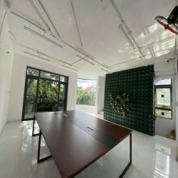 Văn phòng cho thuê Villa Thủ Thiêm mặt tiền 220m2