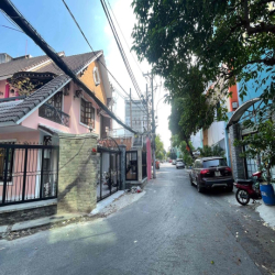 CHO THUÊ VILLA CỰC PHẨM GÓC 3 MẶT TIỀN NGUYỄN VĂN TRỖI