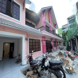 CHO THUÊ VILLA CỰC PHẨM GÓC 3 MẶT TIỀN NGUYỄN VĂN TRỖI