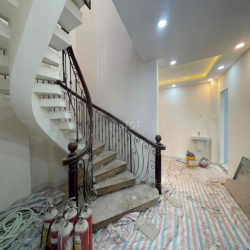 CHO THUÊ VILLA CỰC PHẨM GÓC 3 MẶT TIỀN NGUYỄN VĂN TRỖI