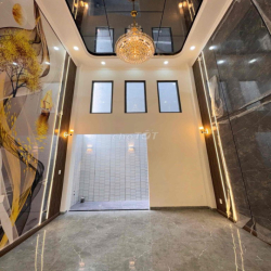 NHÀ NGUYÊN CĂN QUỐC LỘ 13- SÁT VẠN PHÚC CITY VỪA Ở VỪA LÀM VĂN PHÒNG