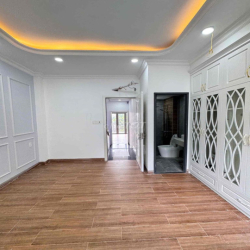 NHÀ NGUYÊN CĂN QUỐC LỘ 13- SÁT VẠN PHÚC CITY VỪA Ở VỪA LÀM VĂN PHÒNG