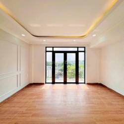 NHÀ NGUYÊN CĂN QUỐC LỘ 13- SÁT VẠN PHÚC CITY VỪA Ở VỪA LÀM VĂN PHÒNG