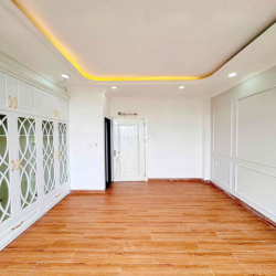 NHÀ NGUYÊN CĂN QUỐC LỘ 13- SÁT VẠN PHÚC CITY VỪA Ở VỪA LÀM VĂN PHÒNG