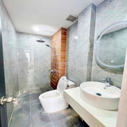 NHÀ NGUYÊN CĂN QUỐC LỘ 13- SÁT VẠN PHÚC CITY VỪA Ở VỪA LÀM VĂN PHÒNG