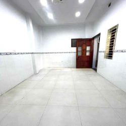 GÓC 2MT 4,2*20m 2LẦU ST 5PN 4WC HXT TÂN SƠN