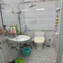 NHÀ 1 TRỆT 3 LẦU - MẶT TIỀN KINH DOANH - 5PN 5WC