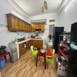 NHÀ 1 TRỆT 3 LẦU - MẶT TIỀN KINH DOANH - 5PN 5WC