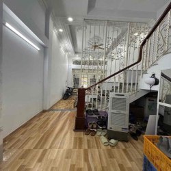 NHÀ 1 TRỆT 3 LẦU - MẶT TIỀN KINH DOANH - 5PN 5WC