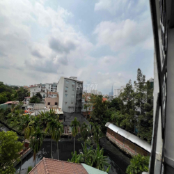 Biệt Thự Khu Ven Sông đs25 6 Tầng có thang máy 45tr