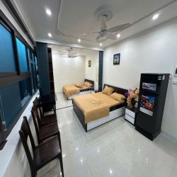 Phòng 2 ngủ full đồ bếp ngăn riêng phố Đình Thôn 38m2