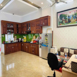 BIỆT THỰ FULL NỘI THẤT HÀ HUY GIÁP GARA XE HƠI