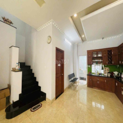 BIỆT THỰ FULL NỘI THẤT HÀ HUY GIÁP GARA XE HƠI