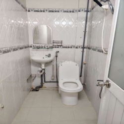 Cho thuê nhà nguyên căn 2 tầng Hẻm XH 1368 LVL, Phước Kiển. Giá 6tr 