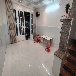 Cho thuê nhà nguyên căn 2 tầng Hẻm XH 1368 LVL, Phước Kiển. Giá 6tr 