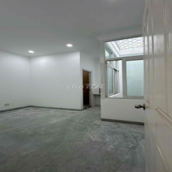 🔥🔥🔥 NHÀ 3 TẦNG NGAY VIN 4PN 5WC MỚI SƠN SỬA