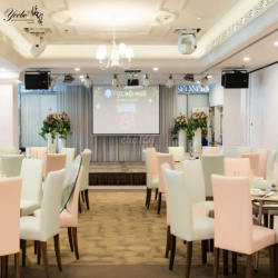 Cho Thuê Nhà Mặt Tiền đường Lê Thánh Tôn, Bến Nghé, Quận 1