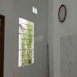 Cho Thuê nhà nguyên căn có nội thất , ưu tiên gia đình cbcnv ở đi làm