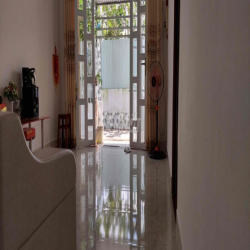 Cho Thuê nhà nguyên căn có nội thất , ưu tiên gia đình cbcnv ở đi làm