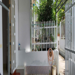 Cho Thuê nhà nguyên căn có nội thất , ưu tiên gia đình cbcnv ở đi làm