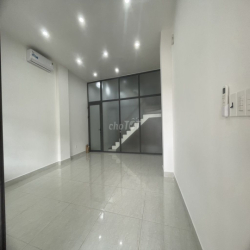 Chính chủ cho thuê VP 35m2 giá 9tr/th