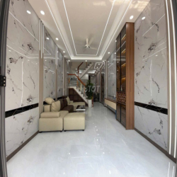 Nhà 1 trệt 2 lầu 5p ngủ bình chuẩn thuận an bình dương