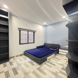 Nhà 1 trệt 2 lầu 5p ngủ bình chuẩn thuận an bình dương