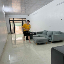 Cần cho thuê nhà cấp 4 tại ngõ 33 Ngọc Đại phường đại mỗ sát cạnh học