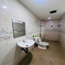 Cho Thuê Nhà nguyên căn trung tâm phố