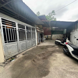 Cần cho thuê nhà cấp 4 tại ngõ 33 Ngọc Đại phường đại mỗ sát cạnh học